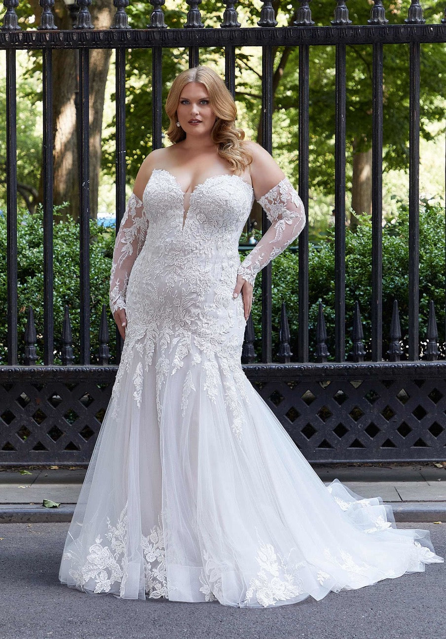 https://www.weddingshoppeinc.com/cdn/shop/files/JuliettabyMoriLeeHopeWeddingDress1_924x.jpg?v=1683546575