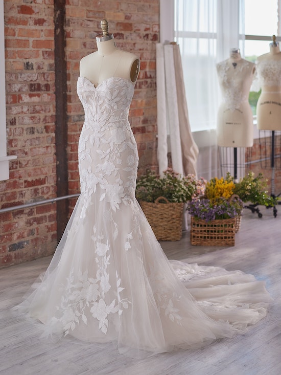 Lynette wedding dress best sale