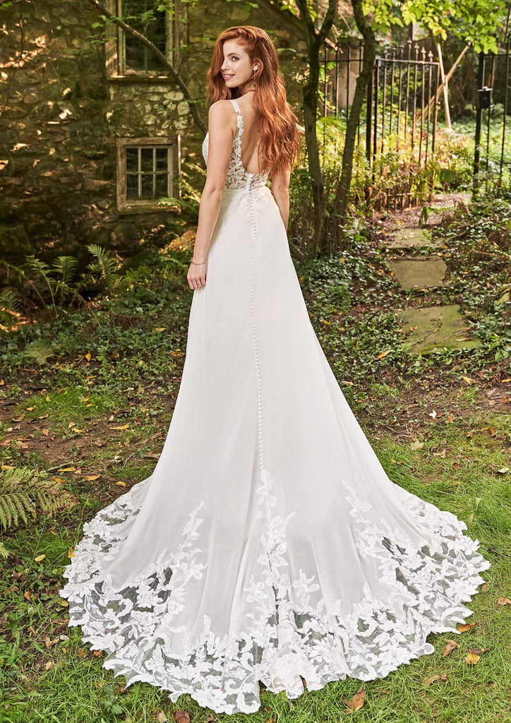 Sexy Fit-and-Flare Cutout Wedding Dress with Linear Lace