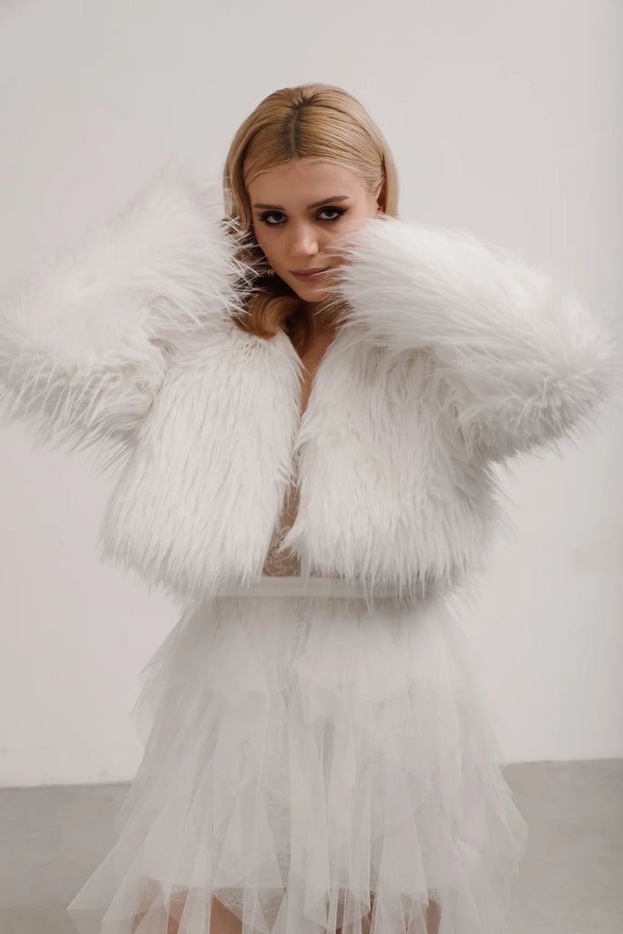 Stella Kelly Faux Fur Jacket in Cream | iCLOTHING - iCLOTHING