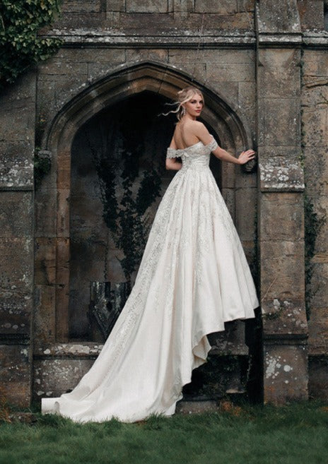 Cinderella wedding dress with cheap sleeves